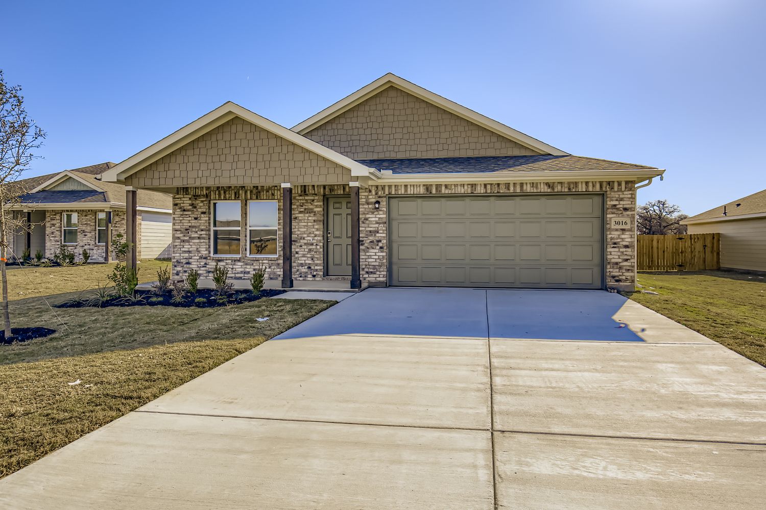 8770J08 3016 BLUE PINE PLACE